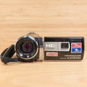 Sony HDR-PJ200 / HD Handycam Camcorder / Built-in Projector / Carl Zeiss Lens